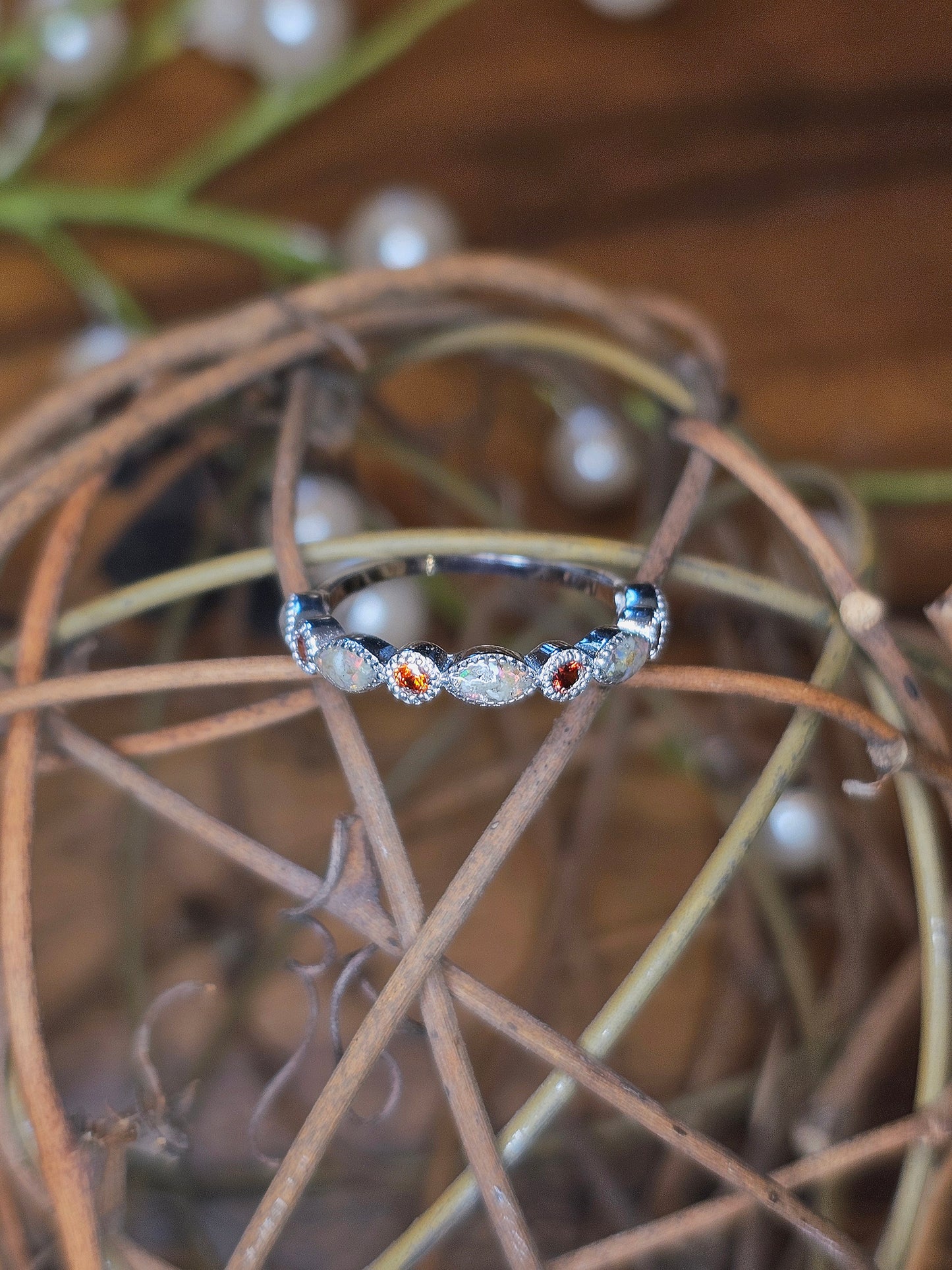 Anillo con piedra de nacimiento