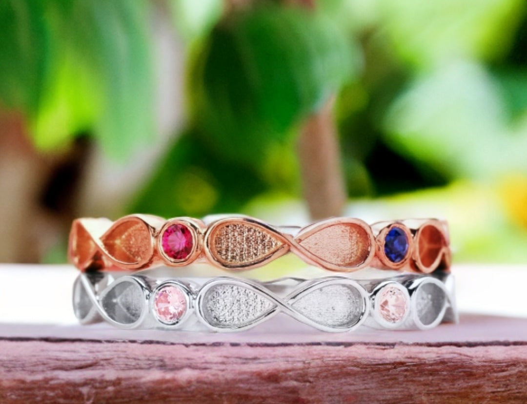 Anillo con piedra natal del infinito
