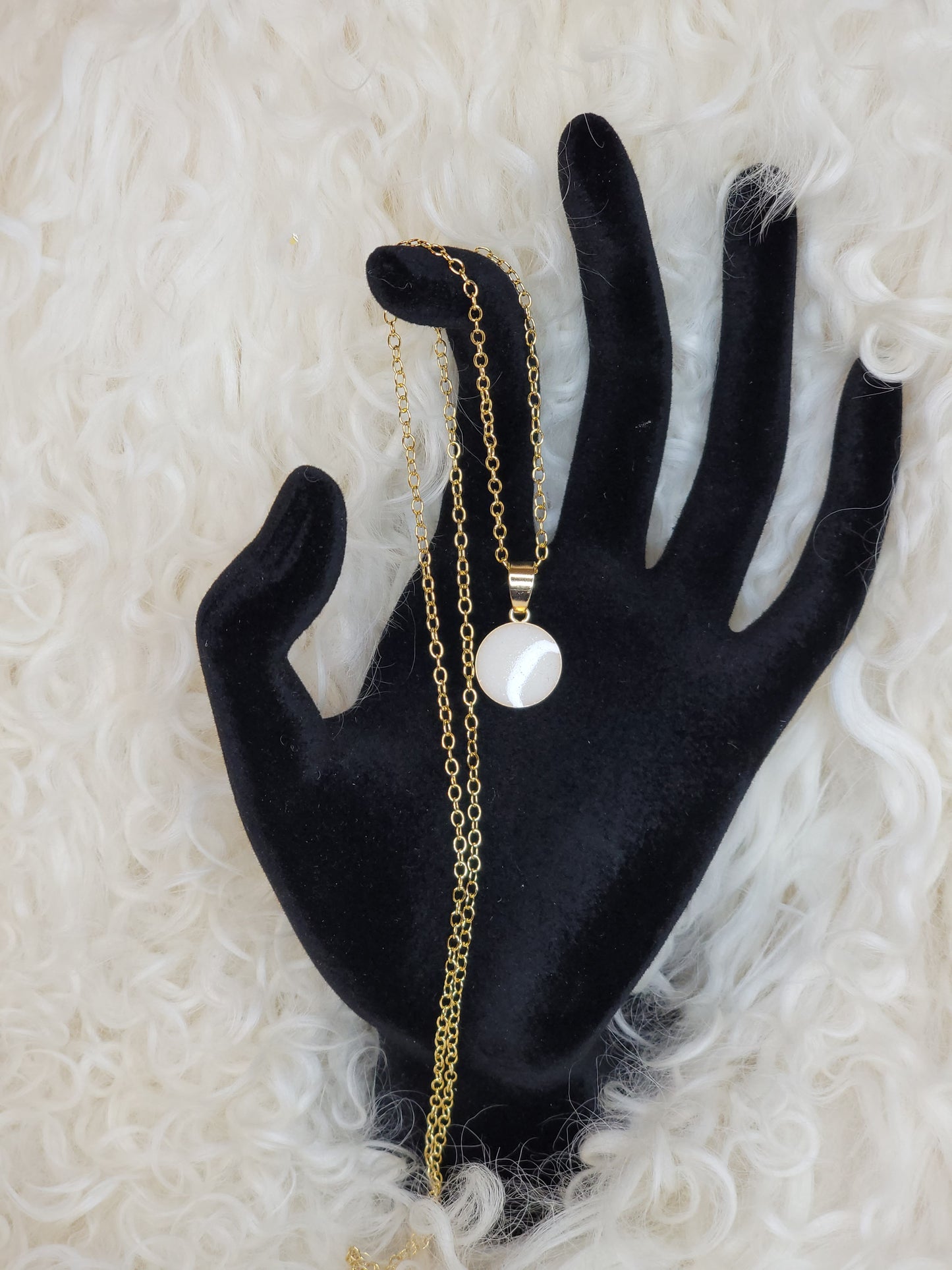Collar con bisel circular de 8 mm