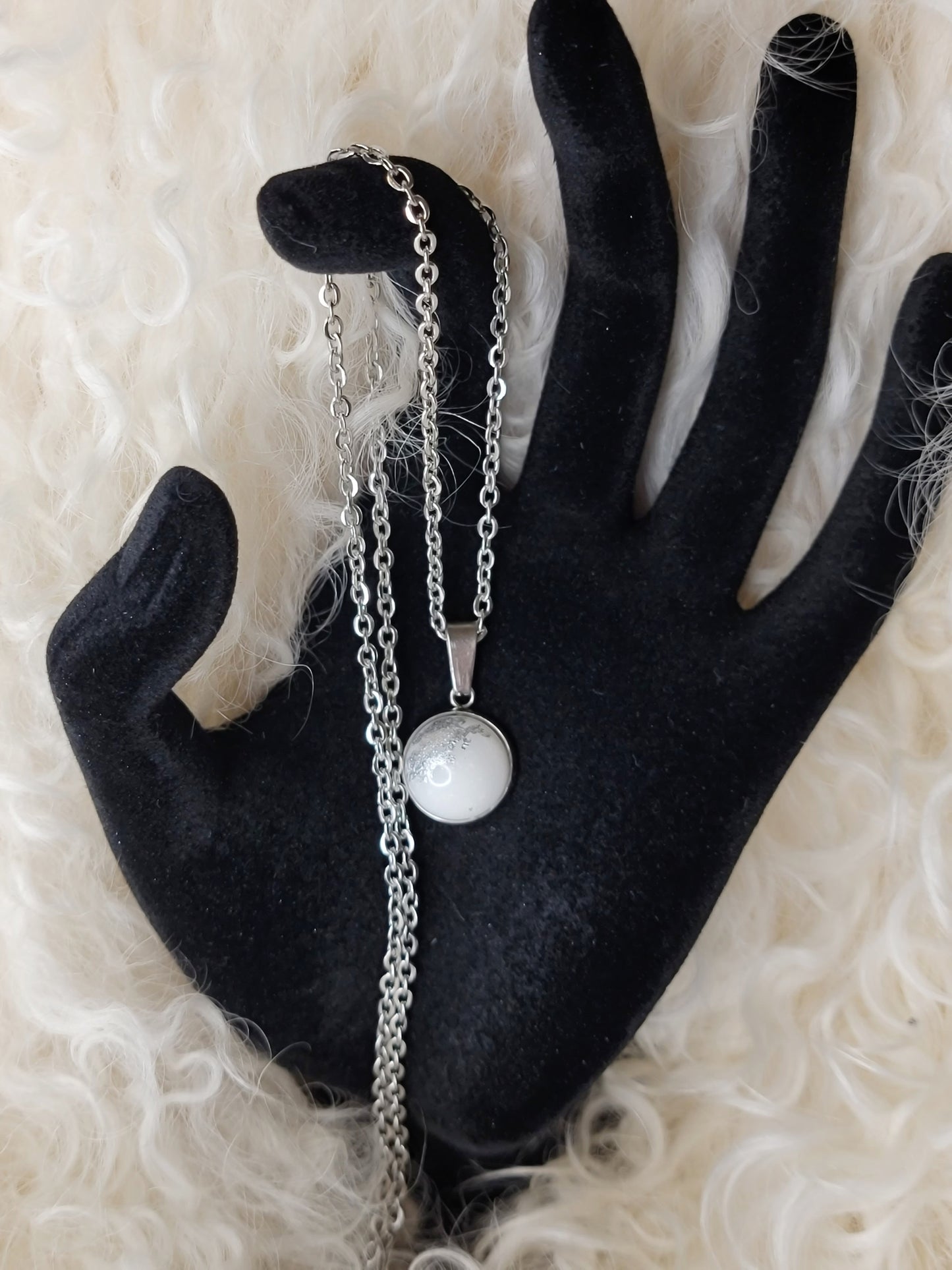 Collar con bisel circular de 8 mm