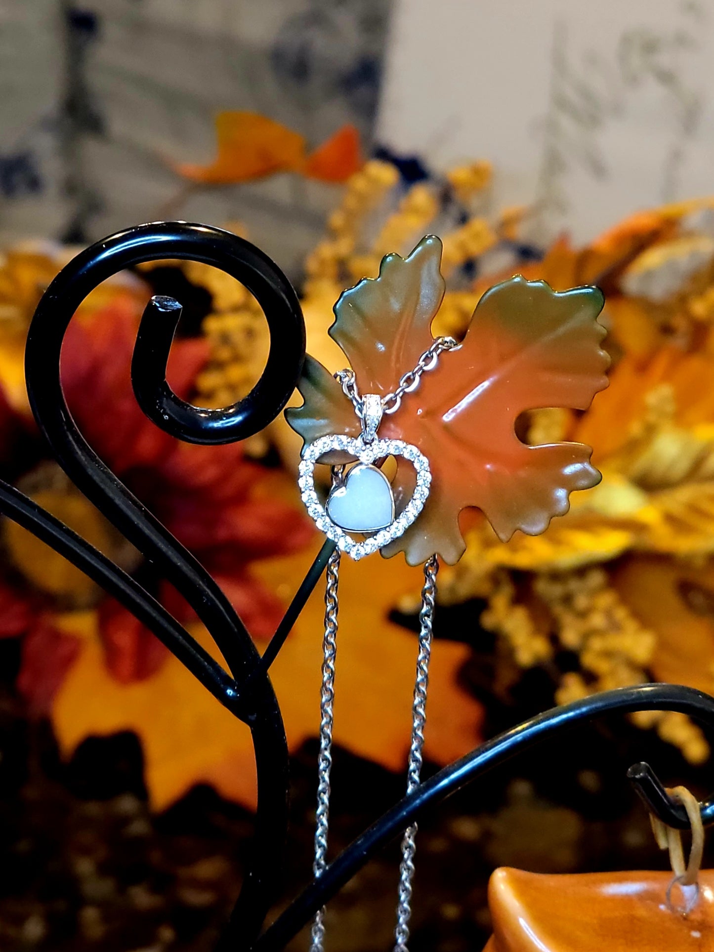 Collar de plata de ley con corazón en el corazón