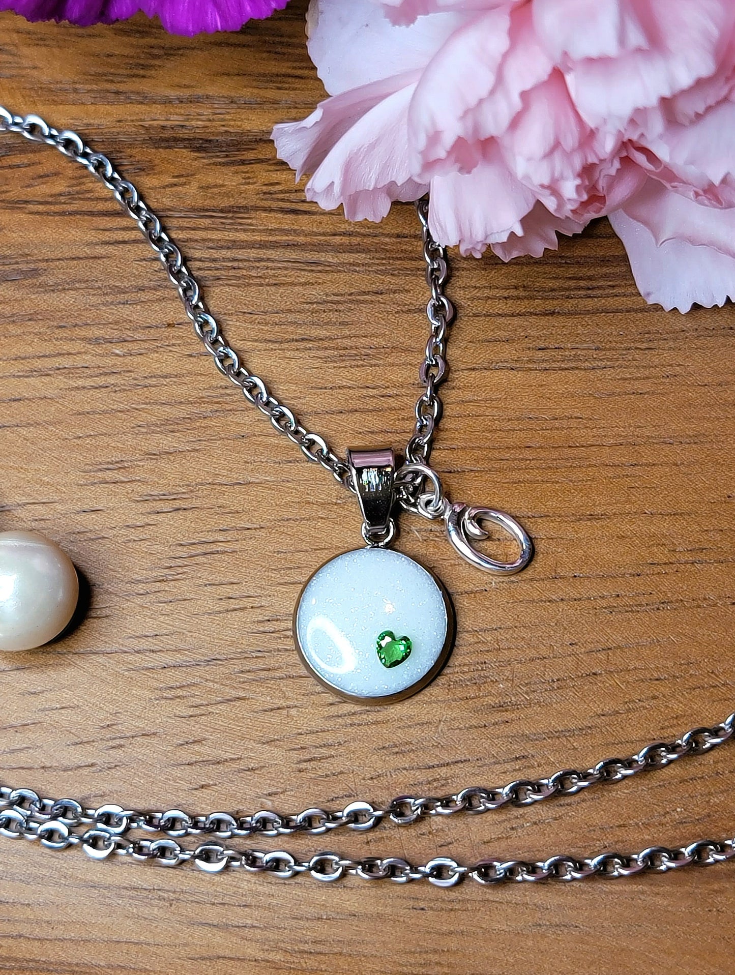 Collar con bisel circular de 8 mm